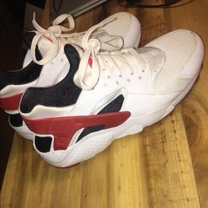 Nike Huaraches women’s